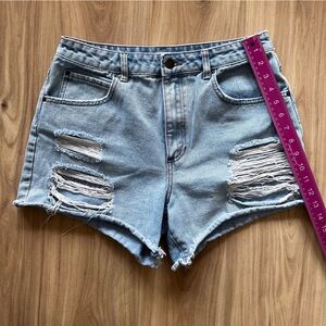 Billabong How About That Denim Jean Short 4.5in inseam High Rise size US31